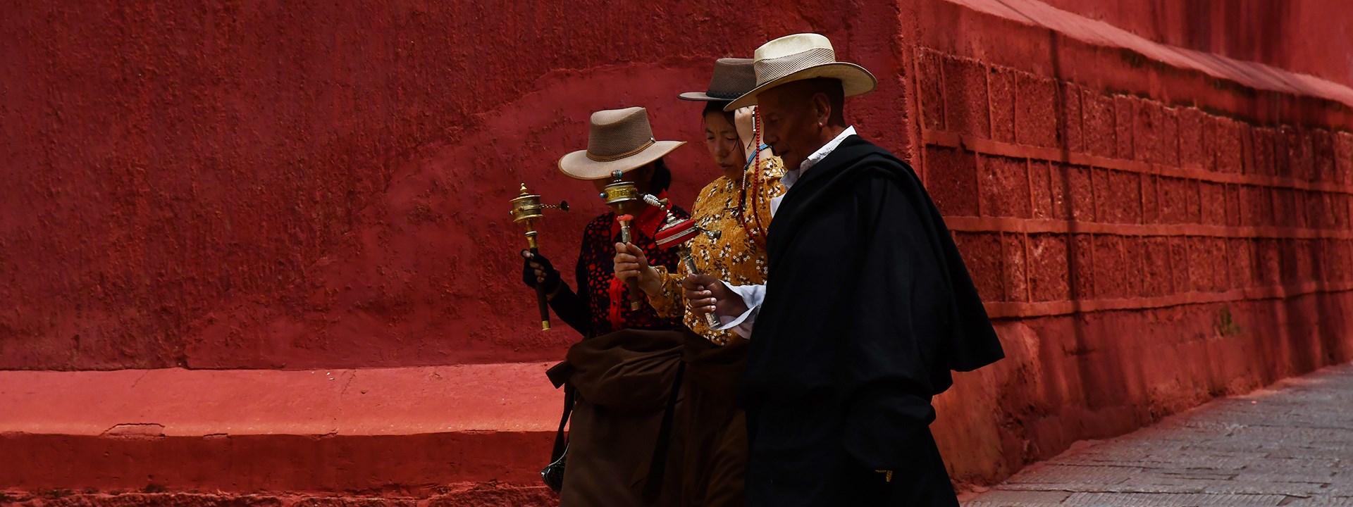 Relics of Ancient Humans of Tibet