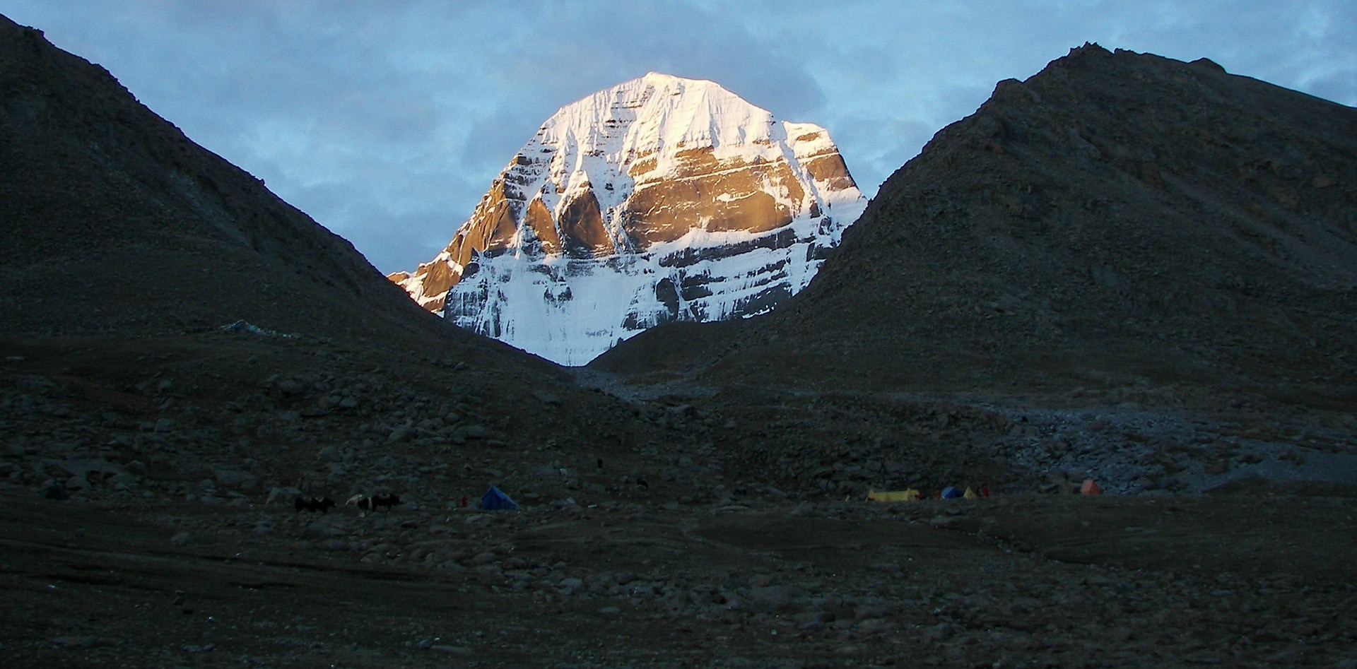 Tibet Trekking around Kailash with Everest and Tsada