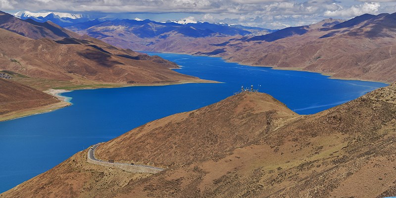 Yamdrok Lake