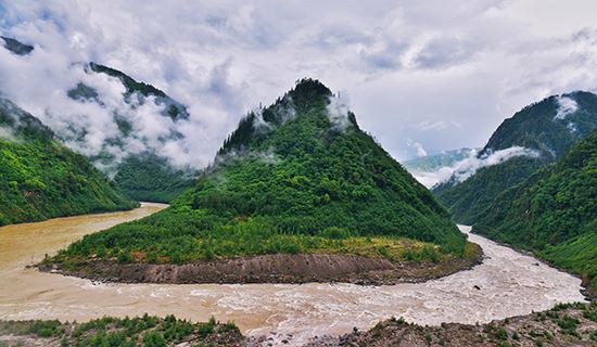 Overland Tour from Yunnan via Tibet to Nepal with Everest 