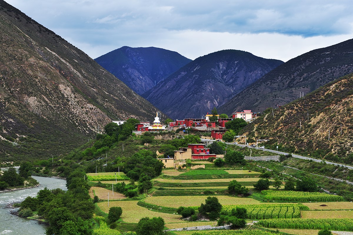 Beautiful Village in Baxoi | Foto de Liu Bin