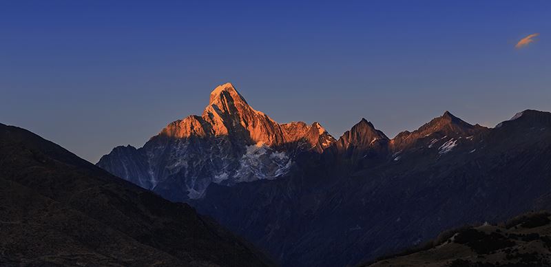 Sunset of Mt. Siguniangshan