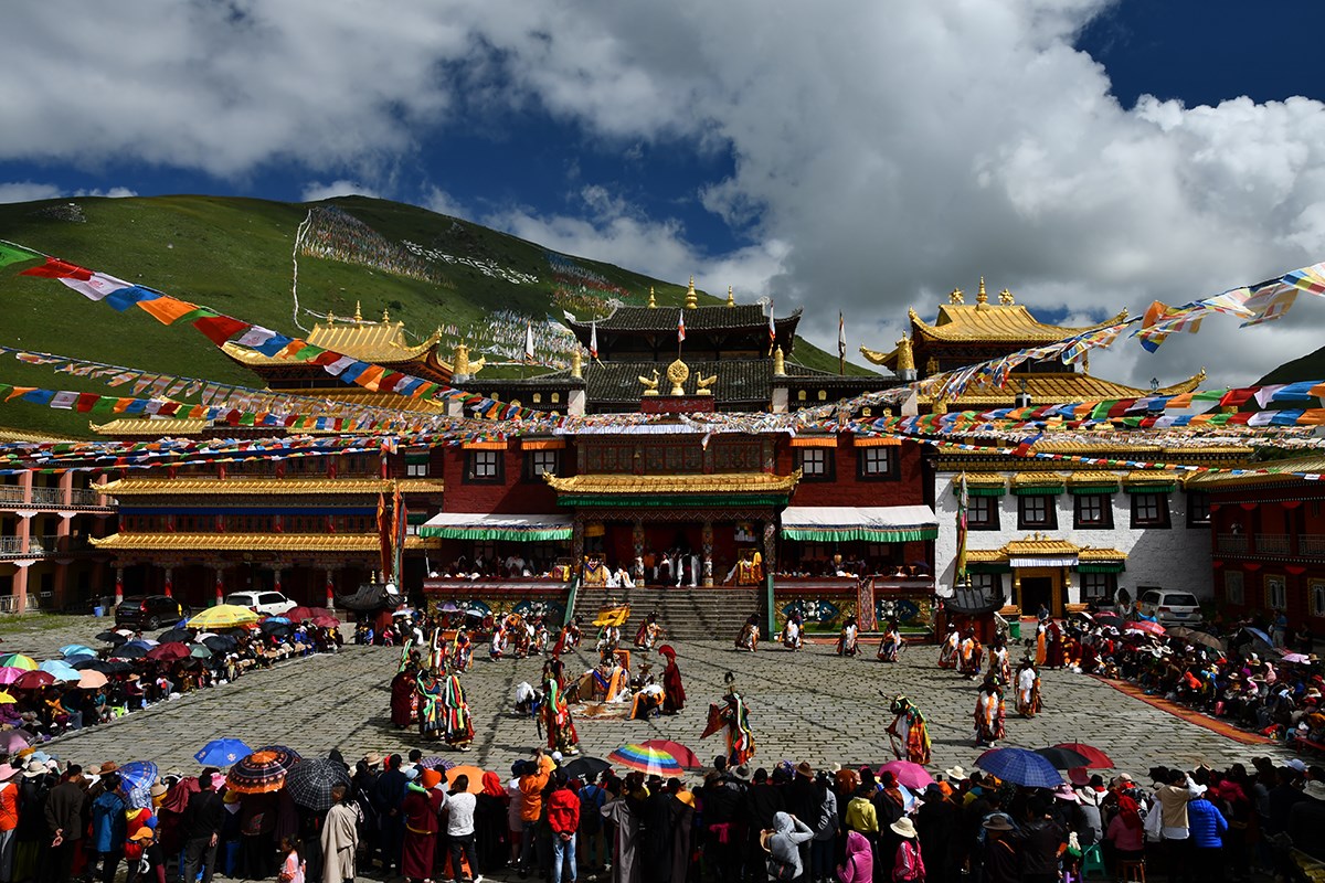 Mask Dance Festival in Tagong Monastery | Foto de Liu Bin