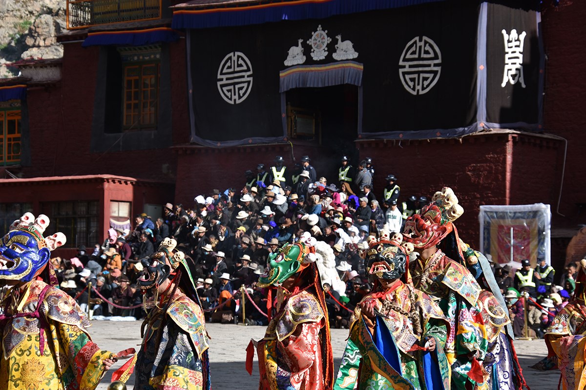 Mask Dance Festival during Great Prayer in Summer | Foto de Yang Zeru