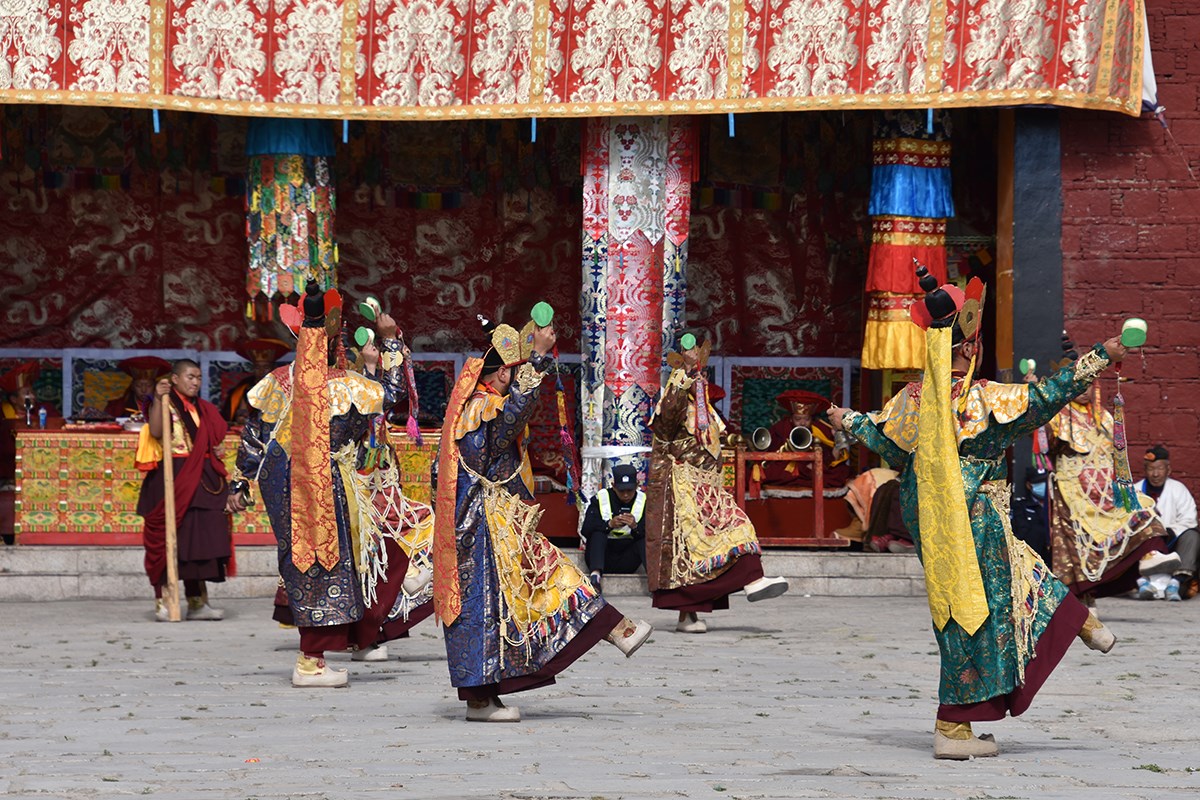 Mask Dance Festival during Great Prayer in Summer | Foto de Yang Zeru