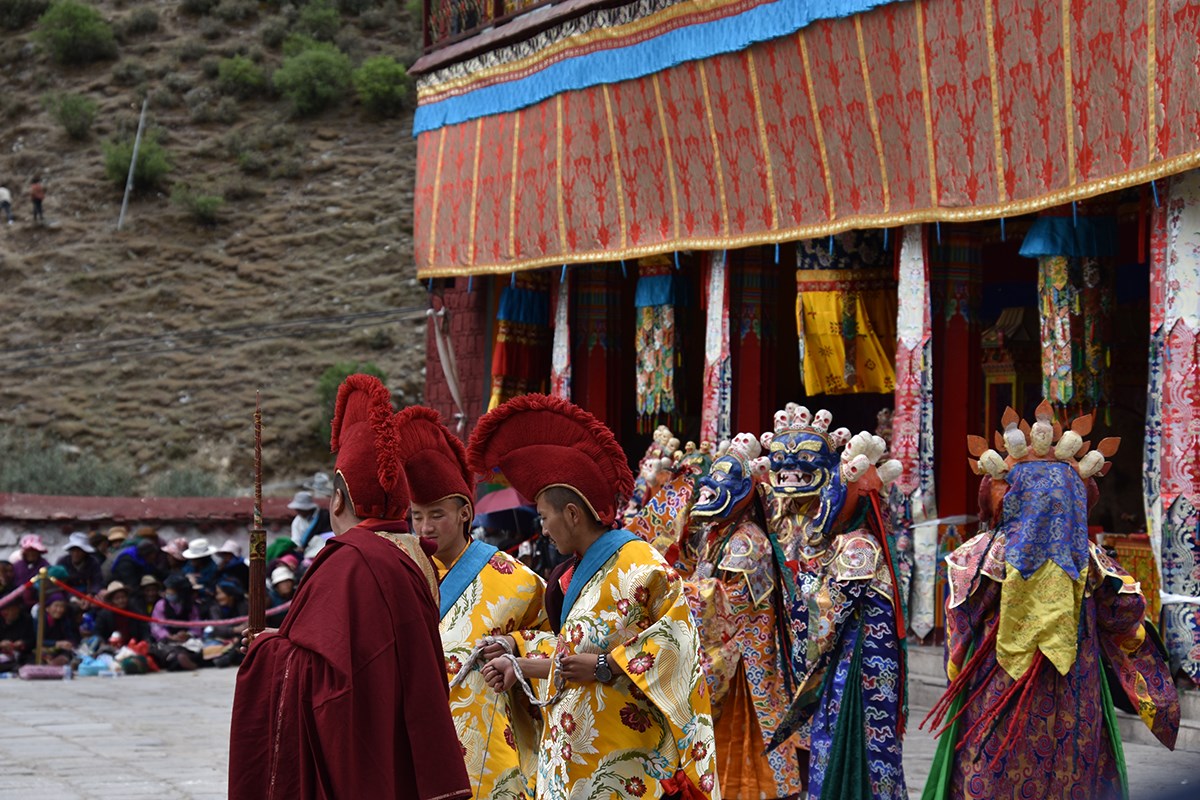 Mask Dance Festival during Great Prayer in Summer | Foto de Yang Zeru
