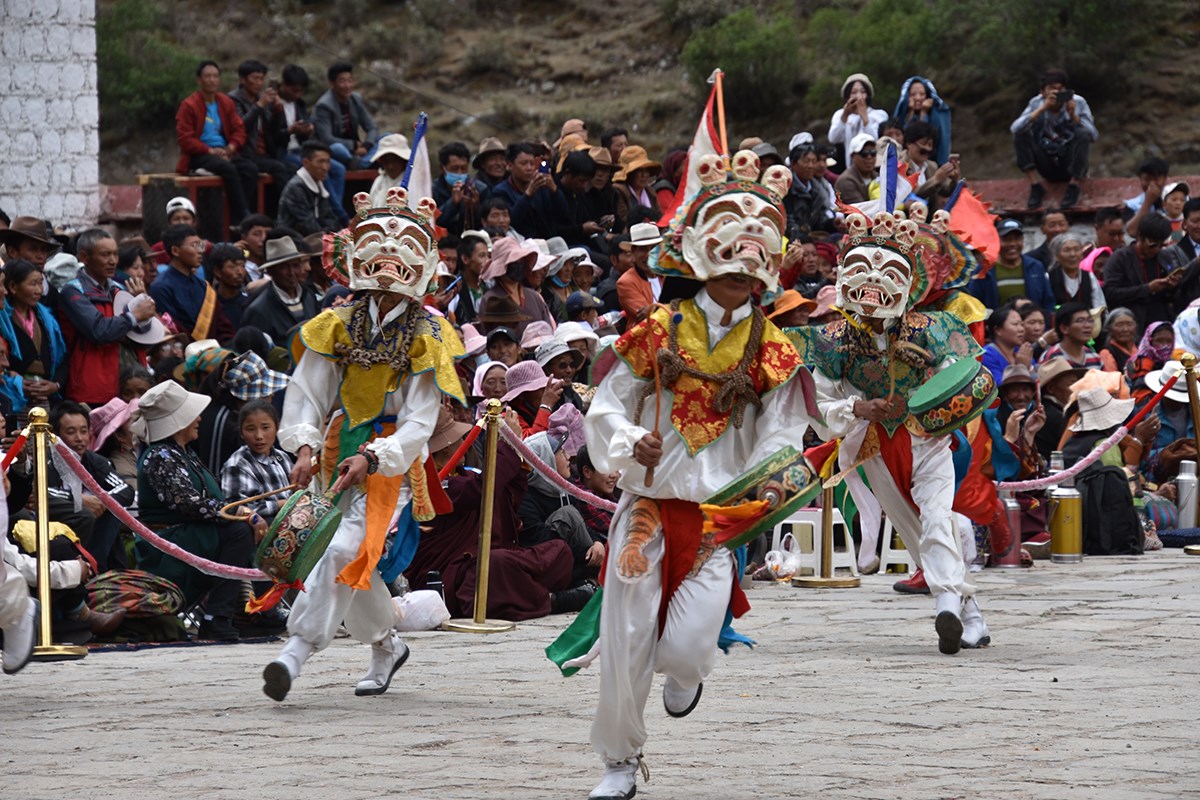 Mask Dance Festival during Great Prayer in Summer | Foto de Yang Zeru
