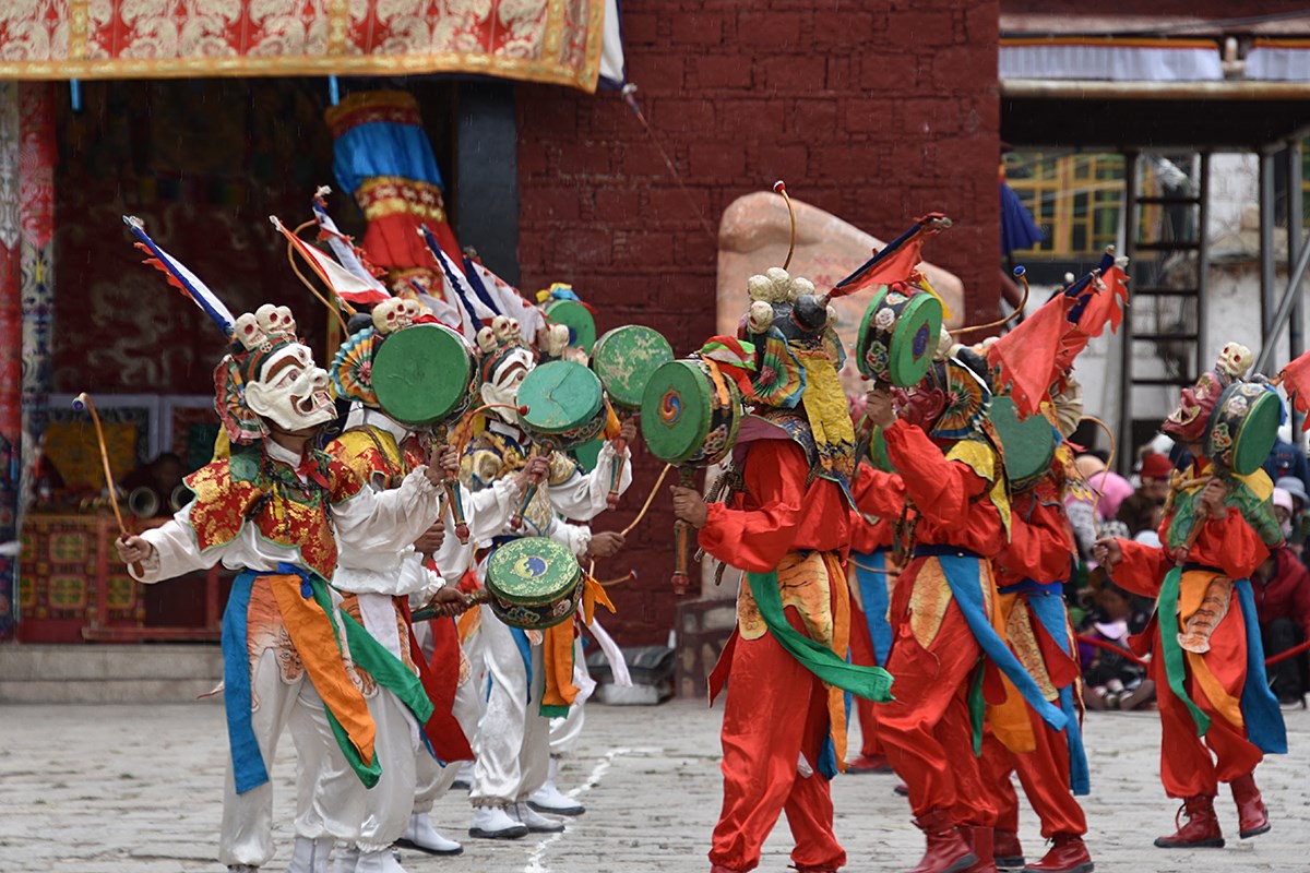 Mask Dance Festival during Great Prayer in Summer | Foto de Yang Zeru