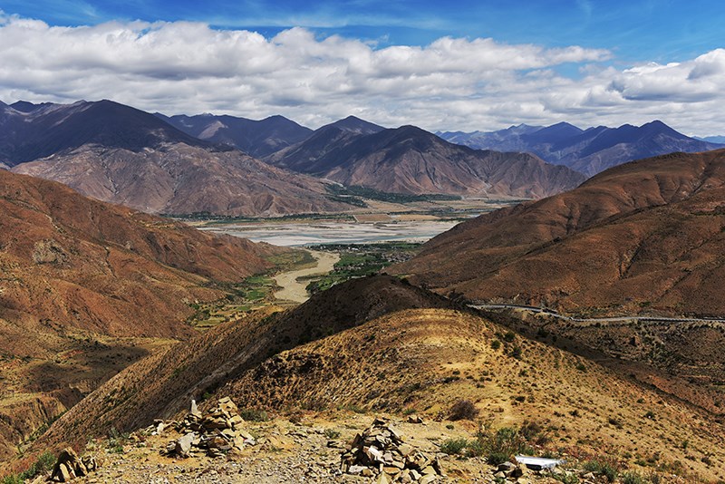 Yarlung Tsangpo Valley