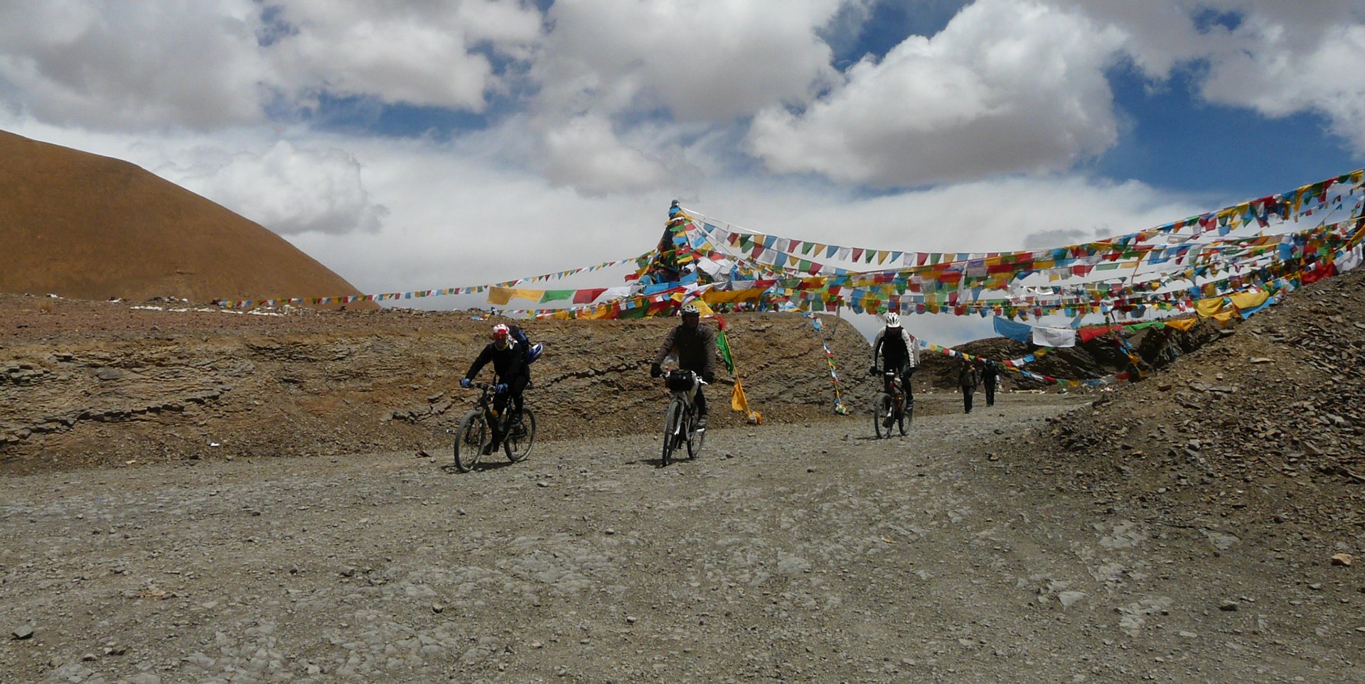Gran Viaje en Bicicleta de Xinjiang a través del Kailash hasta el Tíbet