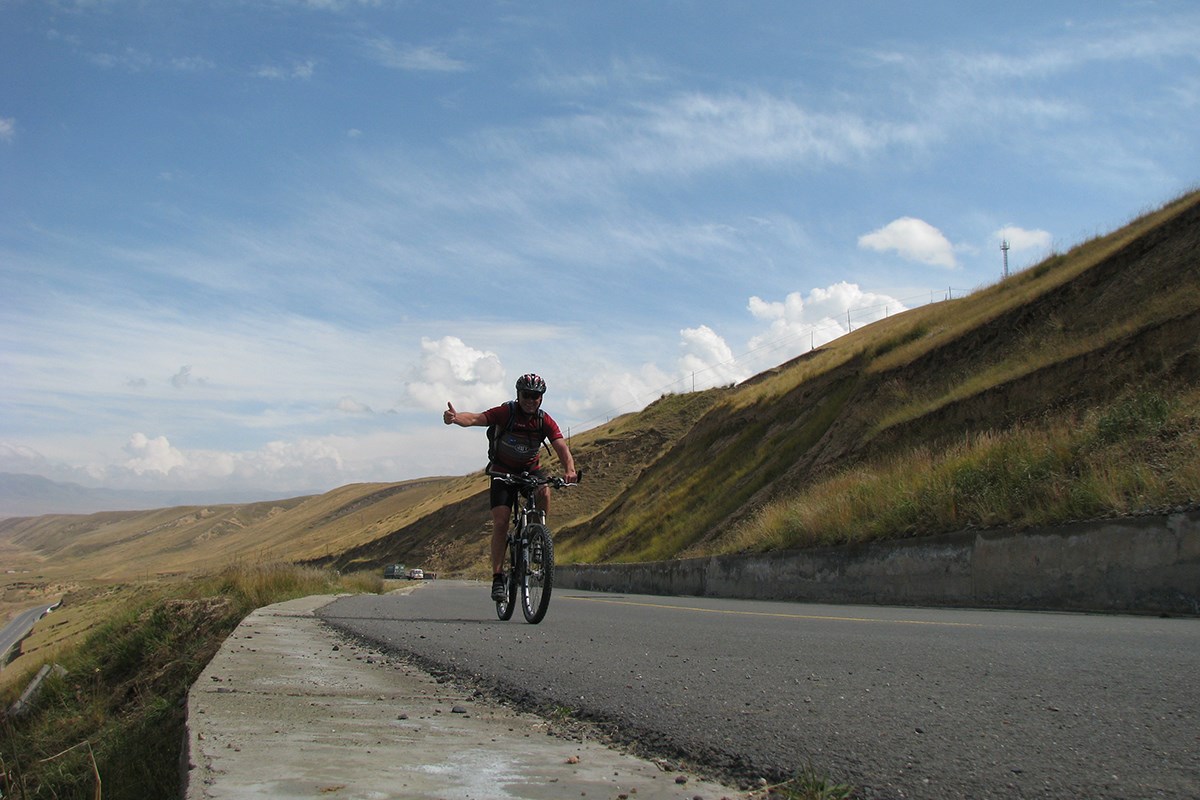 Bike Tour to Amnye Machen | Foto de Ping Pai