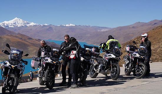 Viaje en moto de alquiler por el Tíbet al CB Everest y al lago Nam Tso