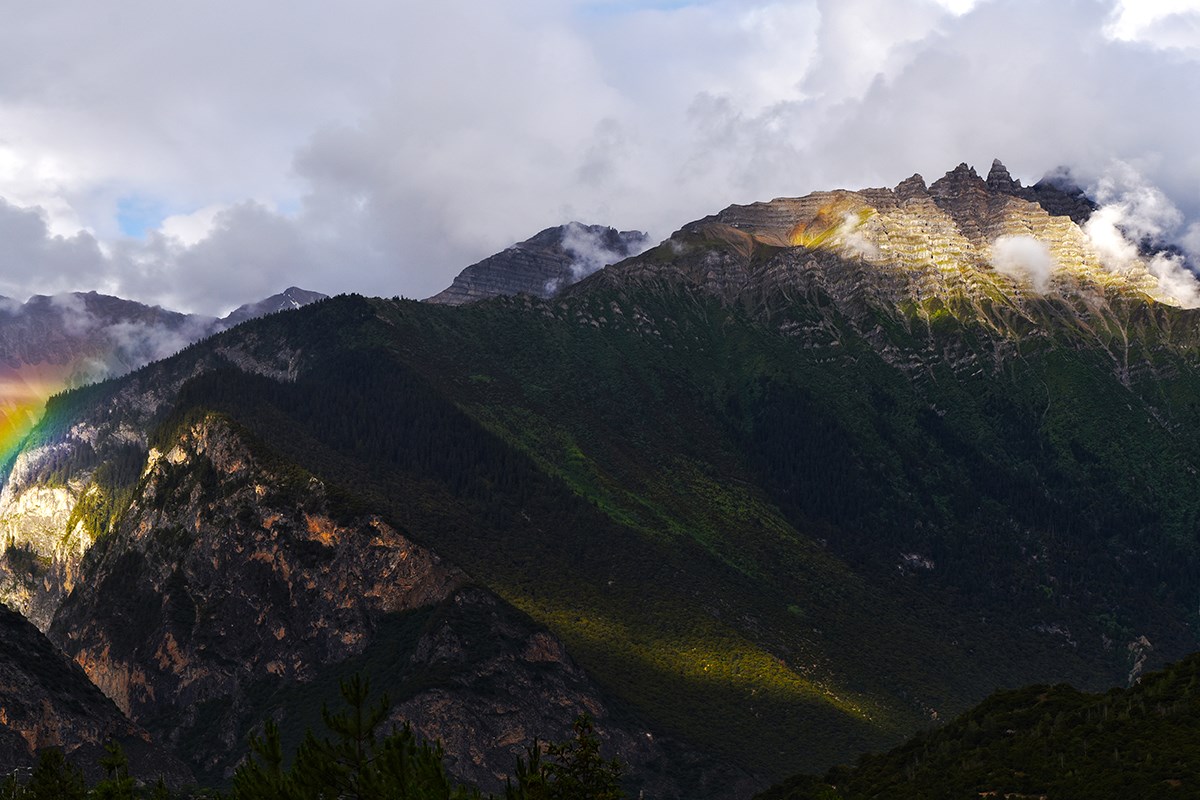 Armour Mountain in Bome | Foto de Liu Bin