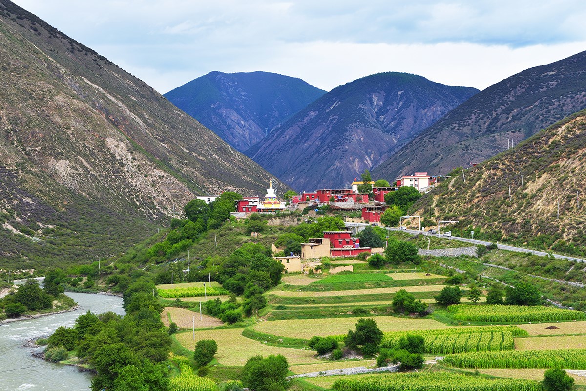 Village in Baxoi | Foto de Liu Bin