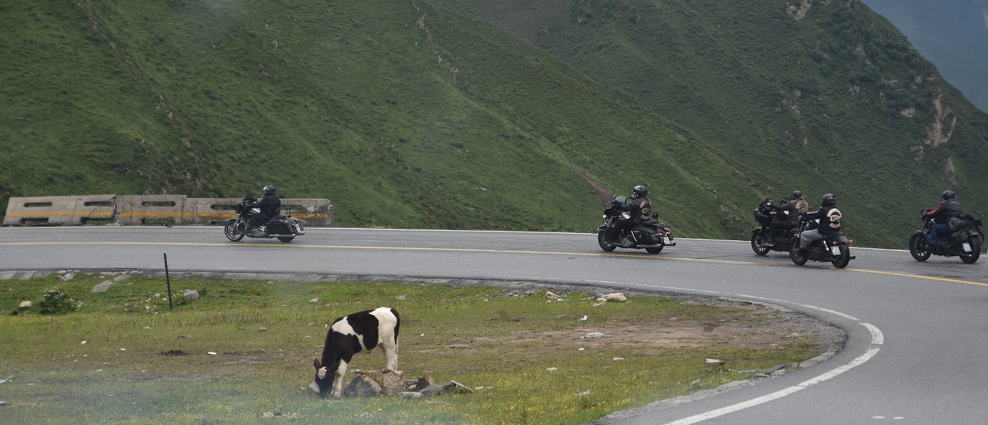 Rental Motorbike Tour from Sichuan to Tibet on 318 Highway