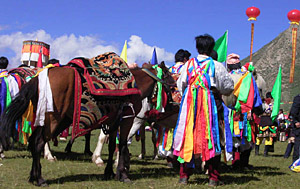 Erlebnisreise zum Pferdrennenfest in Yushu 2018