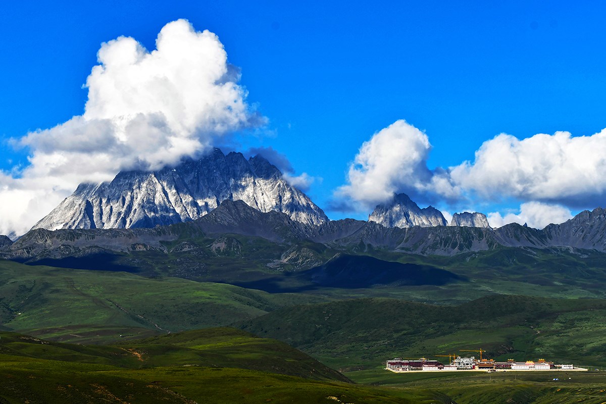 Yala Mountain from Tagong | Foto de Liu Bin
