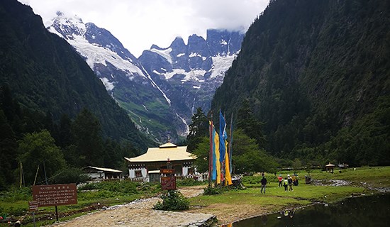 Trekking at Meili Xueshan in Northern Yunnan