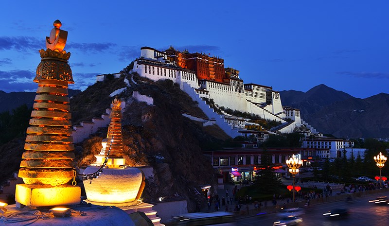 Debate in Sera Monastery